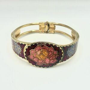 Gold Tone Hinged floral Bangle Bracelet Oval Snap Closure Costume Jewelry